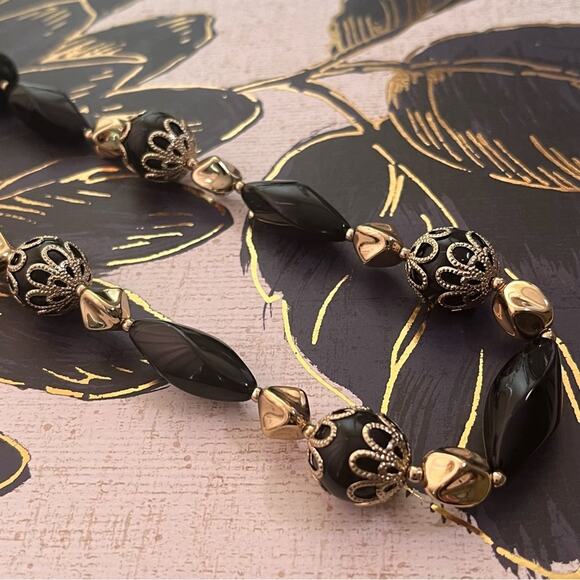 Vintage NWT Long Chunky Black and Gold Acrylic Beaded Necklace C1 - Picture 3 of 11